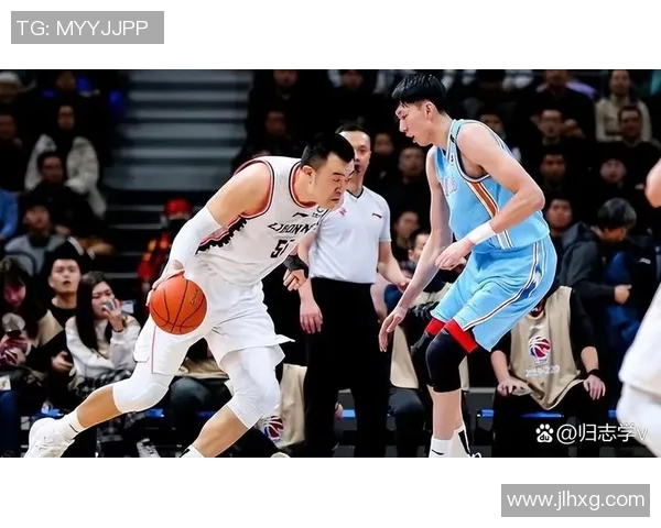 CBA激战辽宁队迎战新疆队双方全力争夺季后赛席位精彩对决不容错过