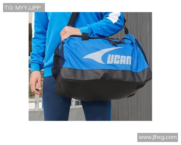 足球明星手提包时尚潮流新选择引领运动与生活完美结合